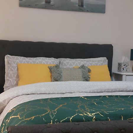Lovely 2-Bed House In The Heart Of Woodhouse Leeds Leeds  Buitenkant foto