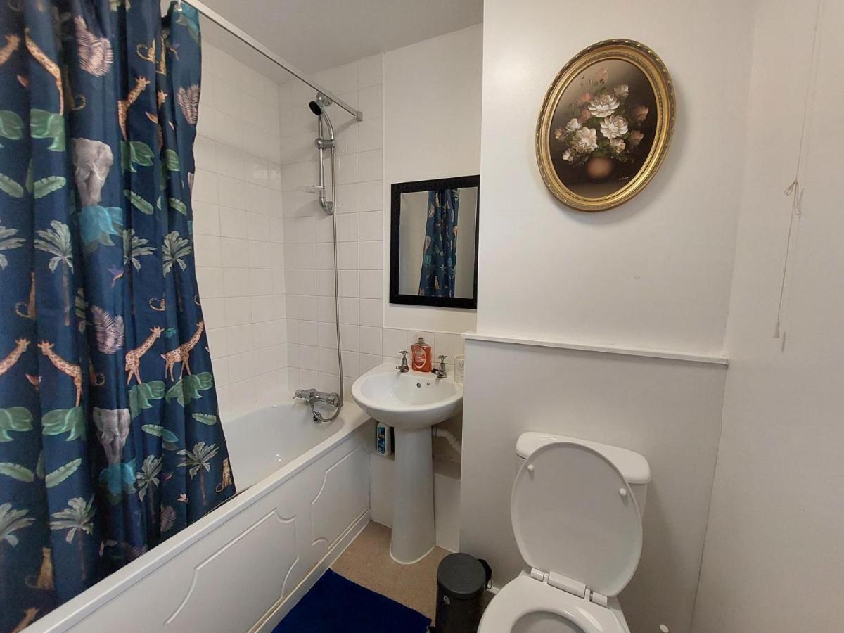 Lovely 2-Bed House In The Heart Of Woodhouse Leeds Leeds  Buitenkant foto