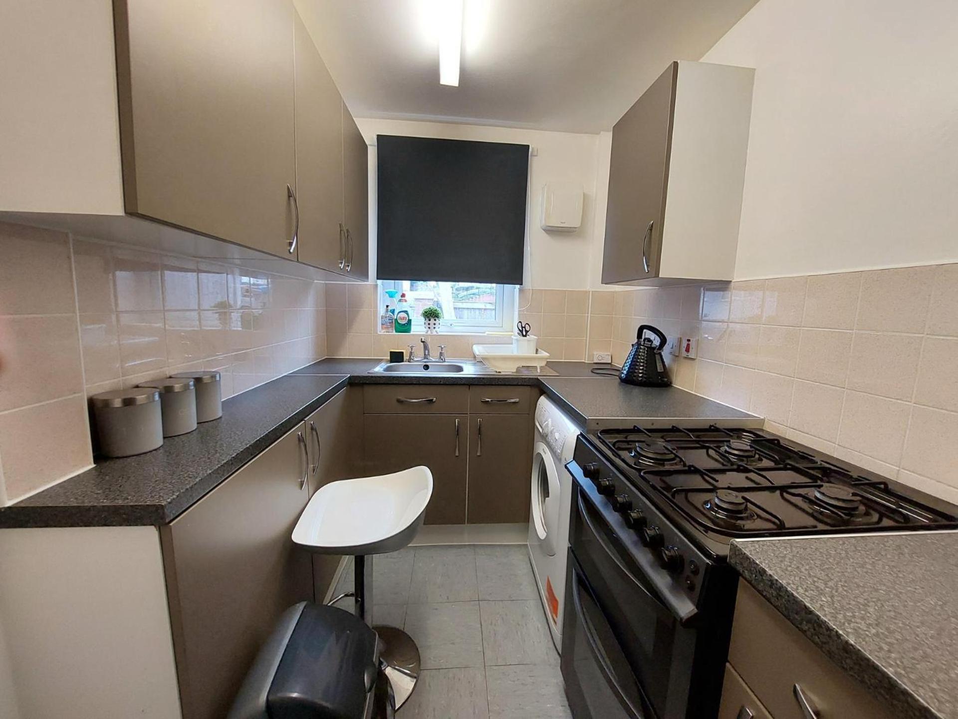 Lovely 2-Bed House In The Heart Of Woodhouse Leeds Leeds  Buitenkant foto