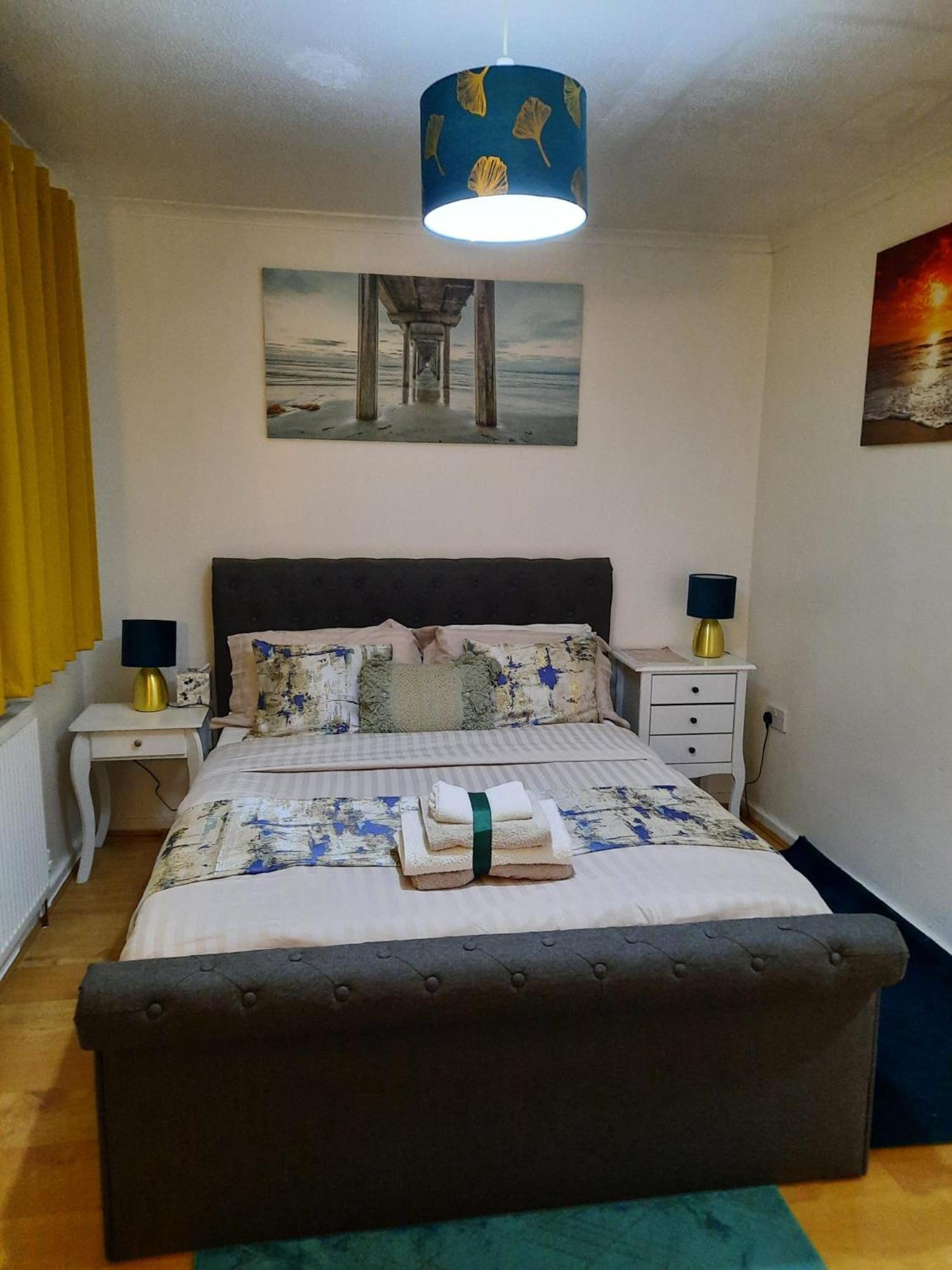 Lovely 2-Bed House In The Heart Of Woodhouse Leeds Leeds  Buitenkant foto