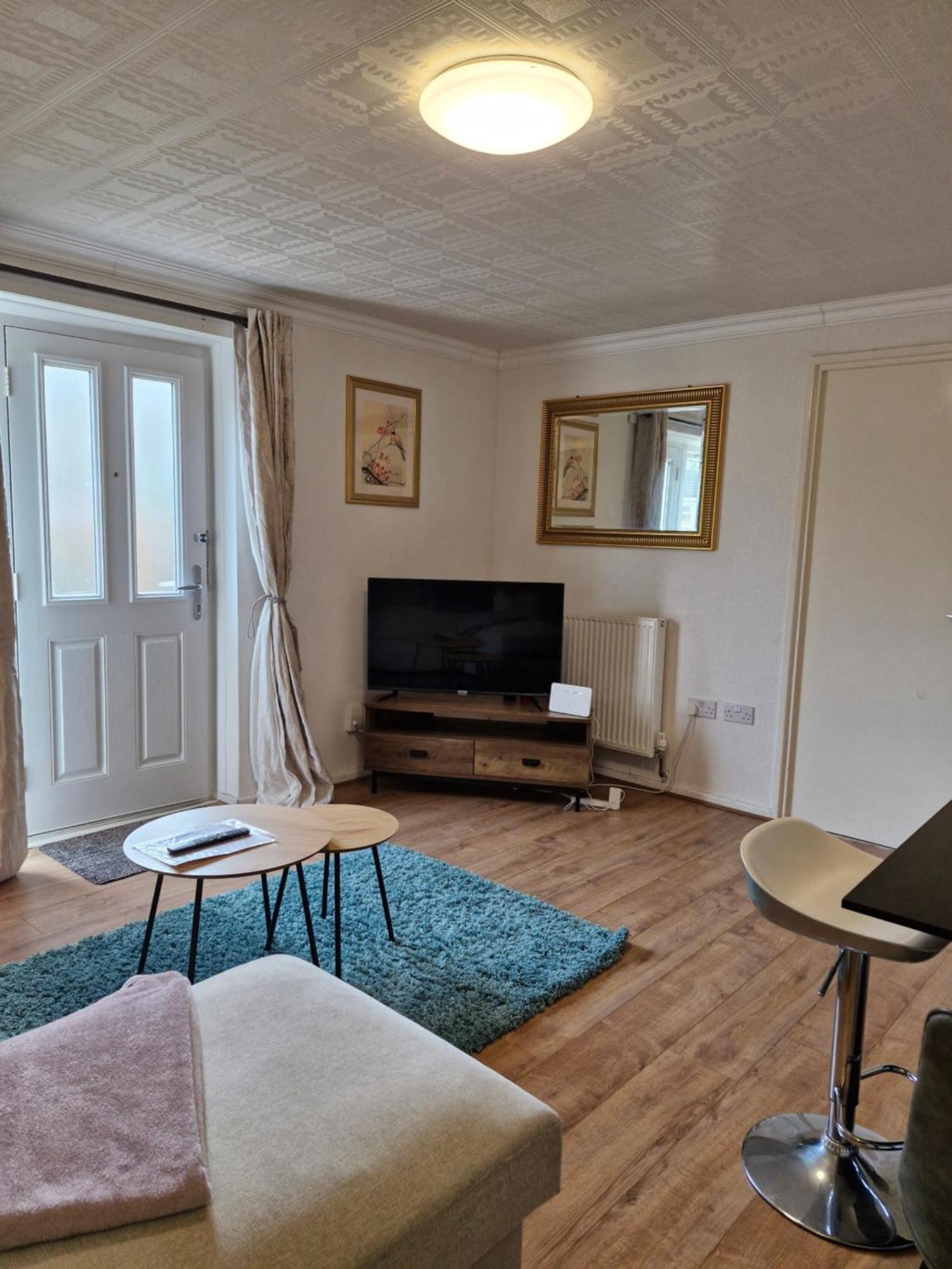 Lovely 2-Bed House In The Heart Of Woodhouse Leeds Leeds  Buitenkant foto